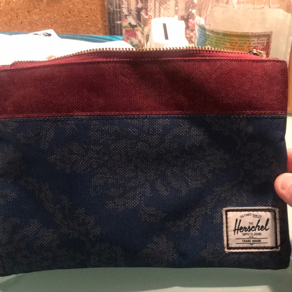 Herschel Zipper Pouch